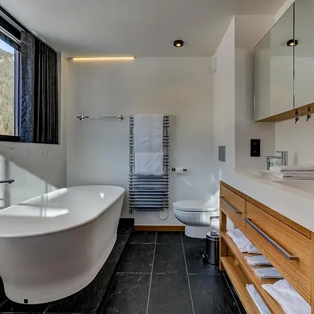 Black Pearl Chalet 5*